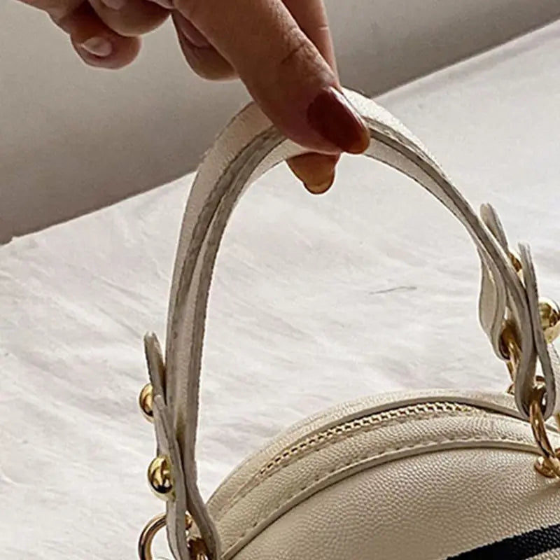 Bolsa Redonda de Corrente em Couro PU
