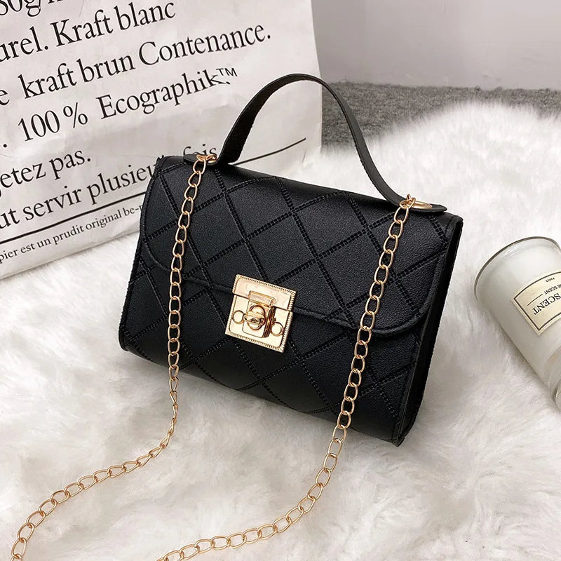 Bolsa Transversal Casual com Corrente